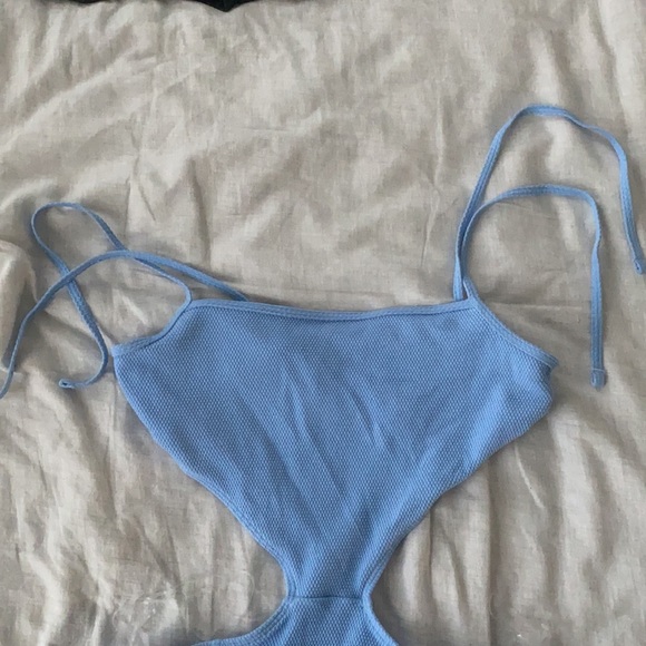 Abercrombie One Piece Cut Out Bathing Suit - Picture 2 of 6